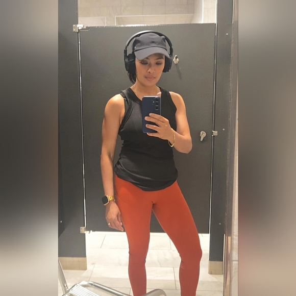 Meet your Posher, Tina ๐๐ ๐ - Picture 5 of 5